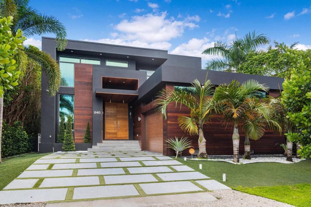 Nicky Jam mami beach mansion