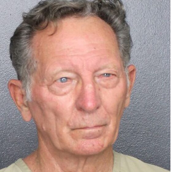 Men at Florida hotel posed as U.S. marshals to avoid wearing masks