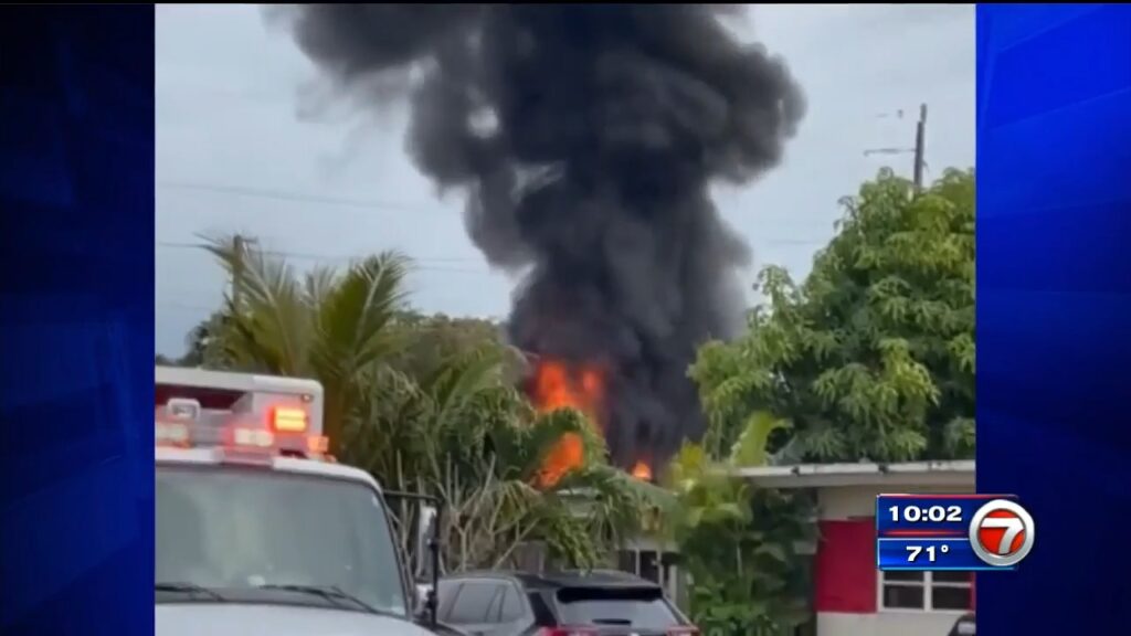 Man airlifted to JMH after boat blast in Hollywood