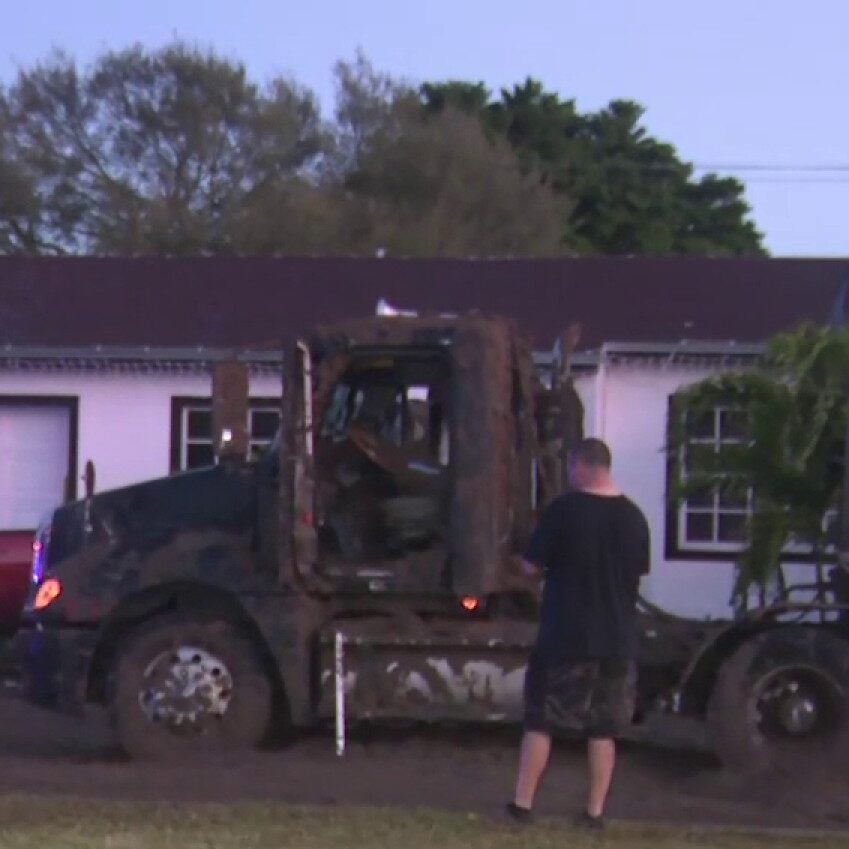 Crash leaves pickup, big rig covered in fertilizer in Hollywood