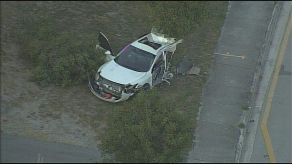 At least 1 injured in northwest Miami-Dade crash