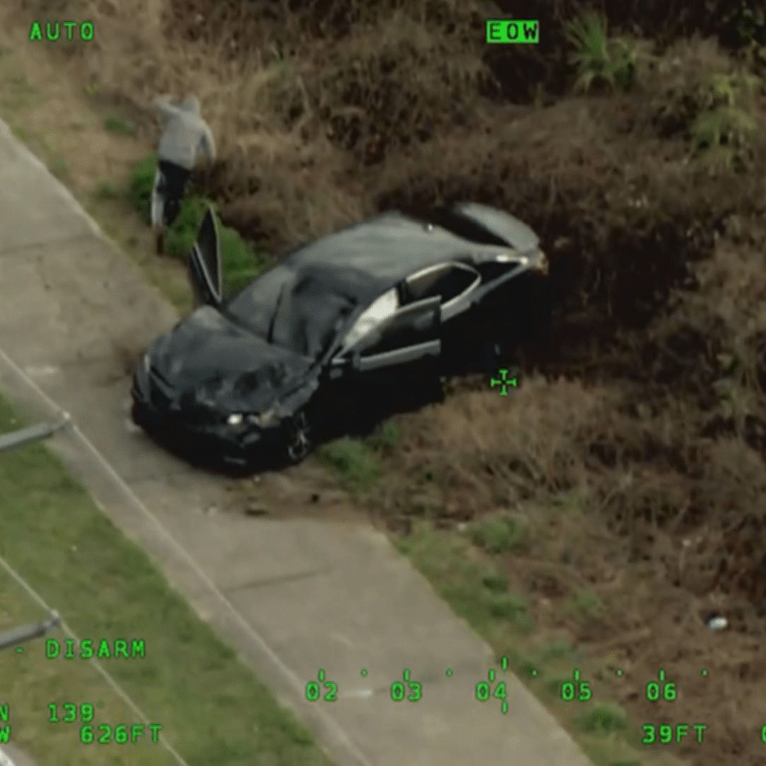 Suspects open fire on deputies before car rolls over during Central Florida police chase