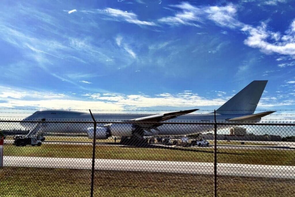 Cargo jet makes emergency landing at Miami International Airport