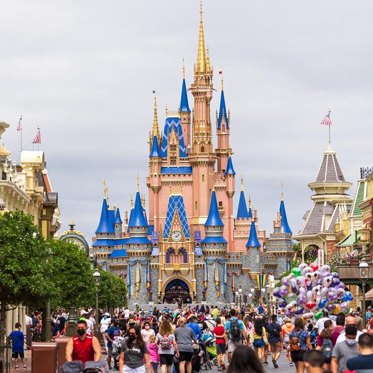 Mask Rule Relaxed for Photos at Disney World