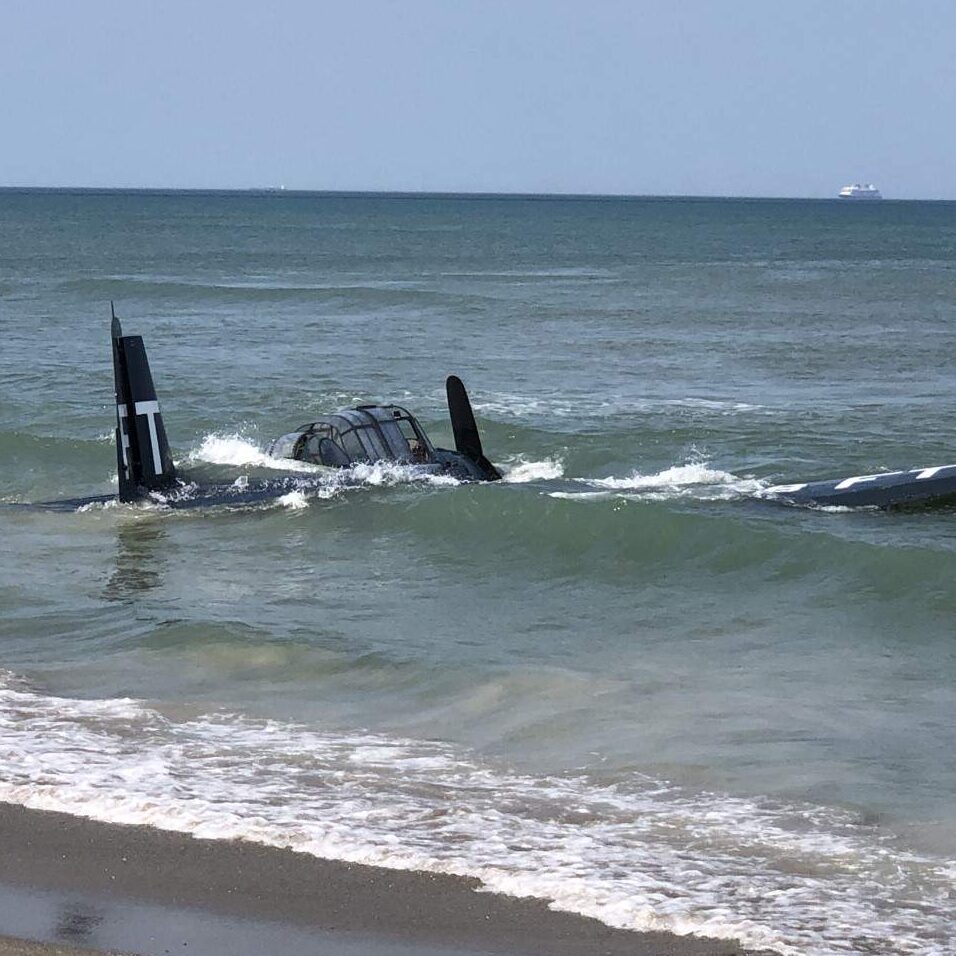 Florida air show pilot rescued after mechanical issues forces landing along beach shoreline