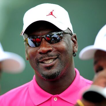 A Michael Jordan Fan Is Missing $3,000 From Their Bank Account Because of an Expired American Express Card