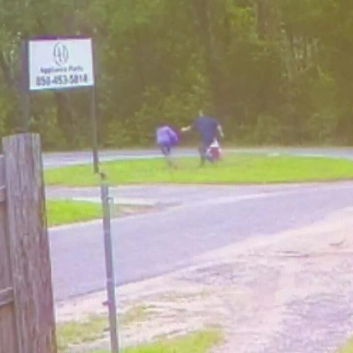 Deputies: Florida man arrested after 11-year-old girl fights off abduction attempt at bus stop