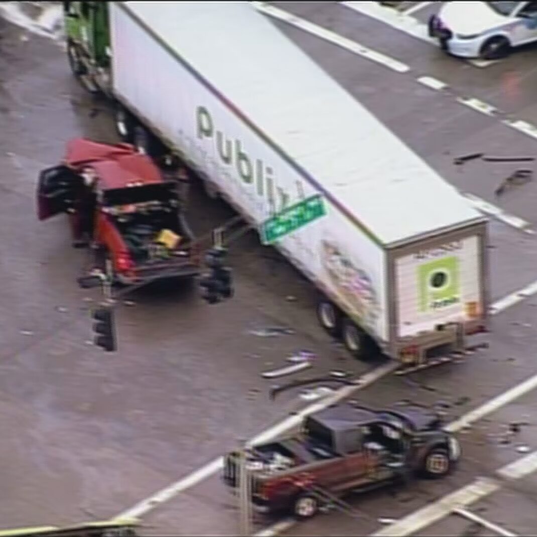 3 injured in crash involving Publix semi-truck in Miami – Bugle Miami